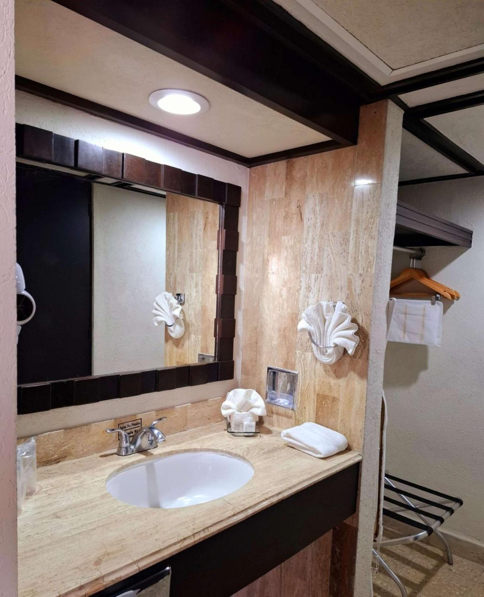 Best Western Hotel Posada Freeman Zona Dorada Mazatlán Εξωτερικό φωτογραφία